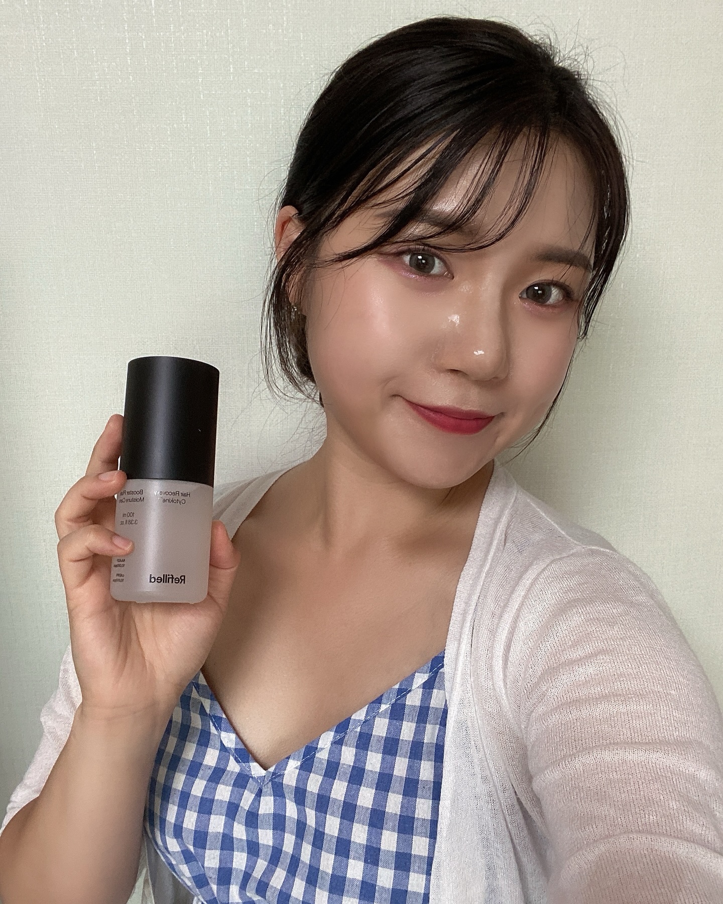 #협찬

올리브영 판매 1위, 품절대란템 ‘리필드 헤어토닉’ 🤍
“두피도 피부야” 얼굴 주름의 80%가 두피에서 온다는 거 알고 두피 관리도 시작했다 🫢
두피를 늙지 않게 관리하면 자연스럽게 풍성한 머리숱도 유지할 수 있다 😊
요즘 스키니피케이션이라고 두피를 얼굴처럼 관리하는 게 트렌드 !
첫 인상에서 머리가 굉장히 중요한 거 다들 아시죠 ?
리필드 독점 성분, 사이토카인 2종으로 탈모 증상 완화 뿐만 아니라 장시간 사용해도 떡짐 없이 산뜻하게 사용 가능 😌
두피케어는 물론 탈모증상완화 기능성 제품으로 두피부터 탈모케어까지 🥹
집에서 간단히 두피 홈케어 가능하니 얼마나 좋아,, 🫶
2주만 꾸준히 사용해보세요 🤙

#리필드 #헤어토닉 #두피케어 #탈모케어 #올리브영헤어토닉 #두피홈케어 #리필드헤어토닉
⠀⠀⠀⠀⠀⠀⠀⠀⠀⠀⠀⠀⠀⠀⠀