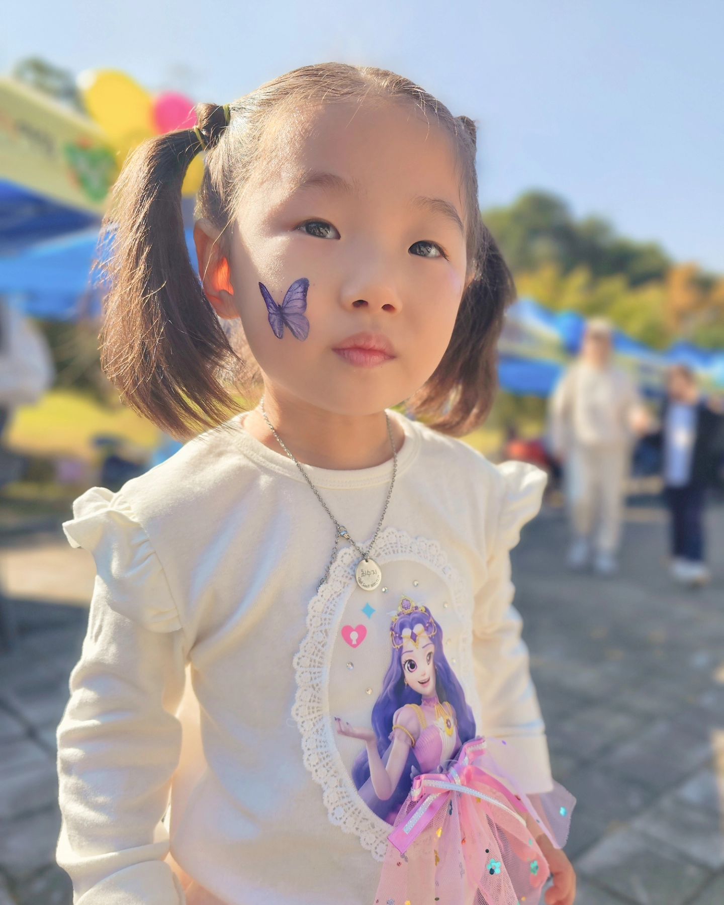 ❁ ʂσσ. ʝι ◡̈1412 ᴅᴀʏs ෆ⃛

동네지역 축제가 열리는날
작년에도 참석하고 올해도 참석
우래기 에게 운이 있나봐
작년에도 경품  탔는데 오늘도 경품탐·ᴗ·
이러면 내년에도ㆅㆅ

#일상 #동네축제 #황금산축제 #가을가을 #주말일상
#수지의하루 #수지그램 #딸사진찍는재미 #육아일상
#46개월딸  #딸맘 #육아기록 #육아인스타 #얼짱아기 
#육아소통 #육아스타그램 #육아맞팔 #koreankids