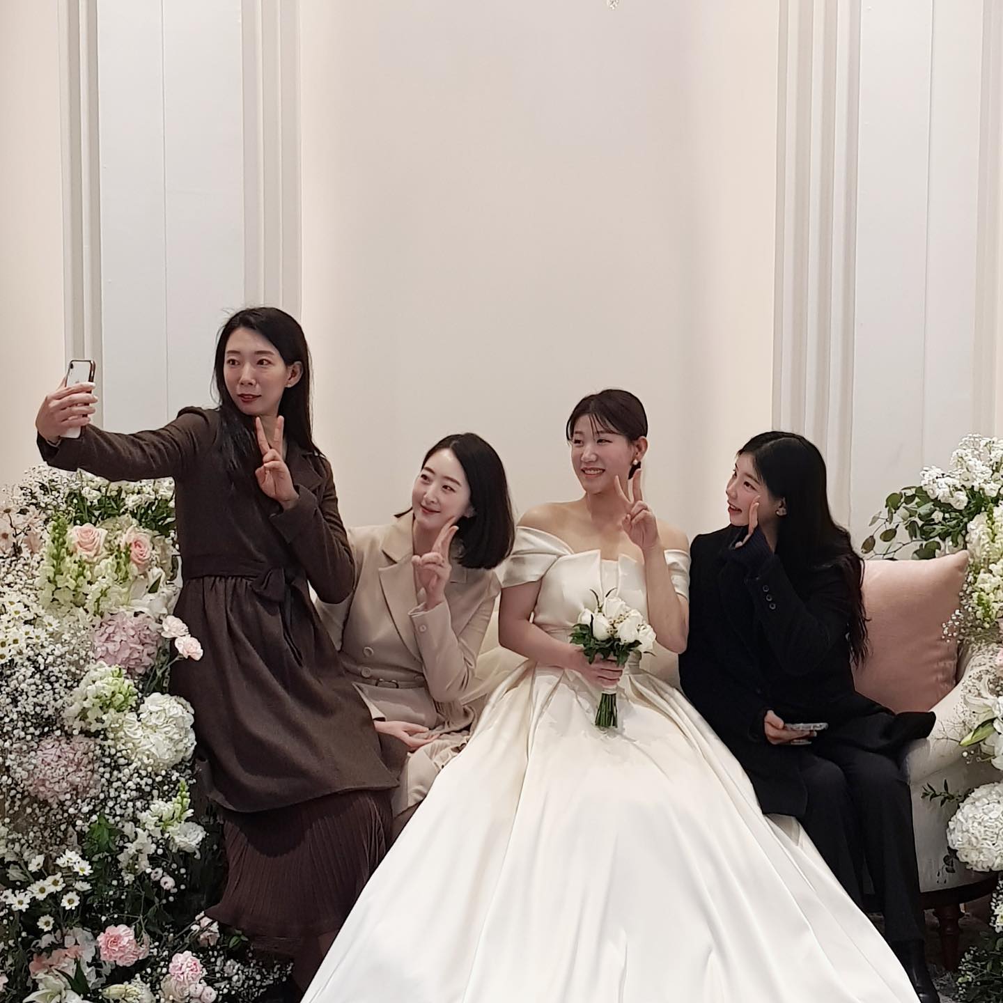_

가희 온니 행복하쟈 🤍
연규야 온니 잘 부탁한당 🫡✨