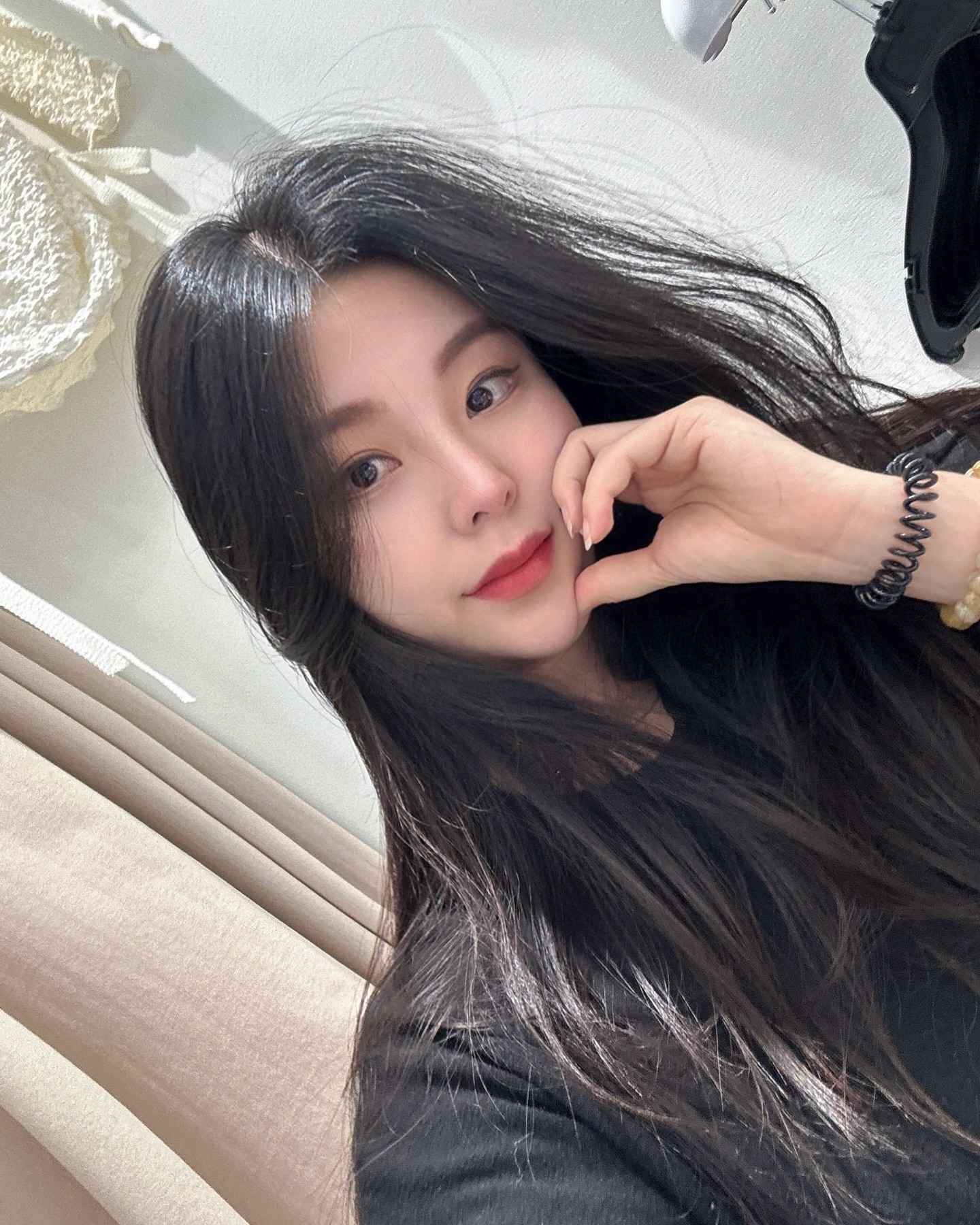 오랜만에 뜬 보름달인데요 보신분들 소원빌어주세요 🌝
