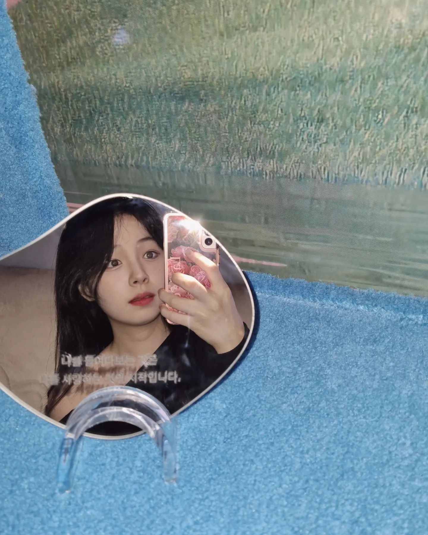Flashlight 🔦 

#mirrorselfie #mirrorpic #selfie
#mirrorselfies #phonecase