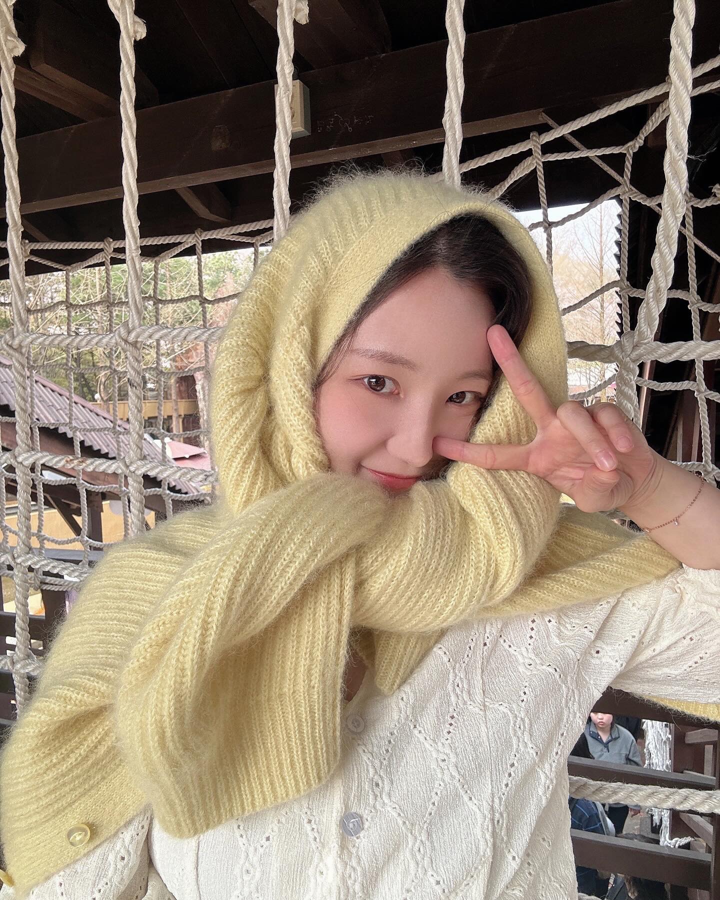 물에 안젖으려고 가디건 씀 🤣