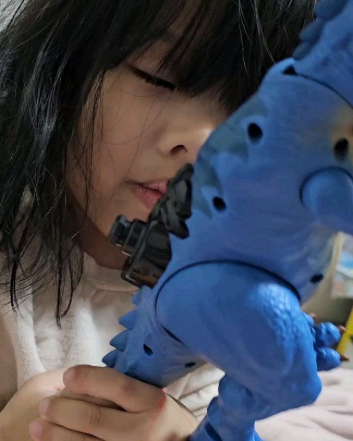 supertrons_official 감사합니다 서윤이가 너무 좋아해요 티라노 너무 잘가지고 놀이하겠습니다 슈퍼트론도 꾸준히 시청할께요 티라노가 너무 잘생겼다고 너무 좋다네요 ㅎㅎ
슈퍼트론 유튜브로 가시면 실시간으로 슈퍼트론시청이가능하고요 영상도시청가능해요 넷플릭스로도 슈퍼트론을 볼수있어요 ㅎㅎ 많은사랑부탁드립니다 티란이 사랑해 서윤이는 티란이랑 슈퍼트론보러 출동합니다 ㅎㅎ
#슈퍼트론 #이벤트#협찬#티란파워트론#파워트론#공룡장난감#로봇장난감 #공룡로봇#파워트론팝업변신#변신#비이클#티란#공룡#슈퍼트론티란#미미월드#장난감#변신장난감#슈퍼트론완구#슈퍼트론이벤트
