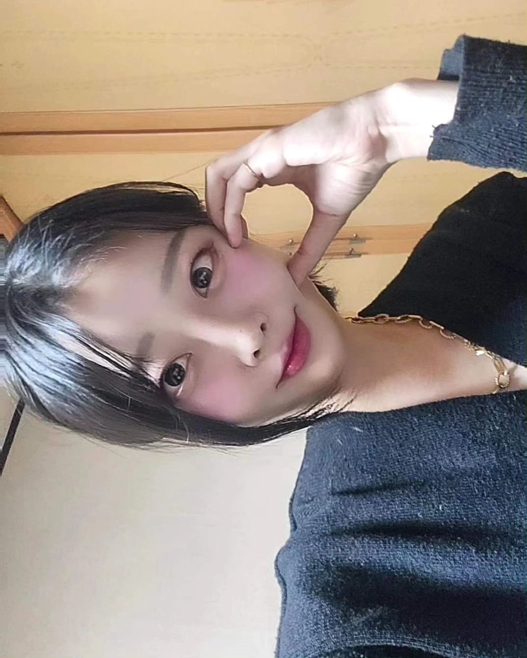 .
새해가 밝았습니다🌞🐉
2024년에는 건강하시고 소원성취 하시길 두손모아 기원합니다🧚‍♀️
또한 새해부터 나에게 자꾸만 안좋은 영향을 끼치는 사람들은 하늘이 주신 이번년도 마지막 기회라고 생각하시고 하루 빨리 손절하기로 합시다🙌
저와 여러분들 모두 힘내시고 그동안 고생 많으셨으니 올해는 평탄하고 행복한일들로 가득하시길 바랍니다~♡
.
#2024년 #1월1일 #새해 #새해인사 #새로운마음으로 #시작 
#좋아요 #서울 #휴무 #일상 #셀카 #selfie #happynewyear