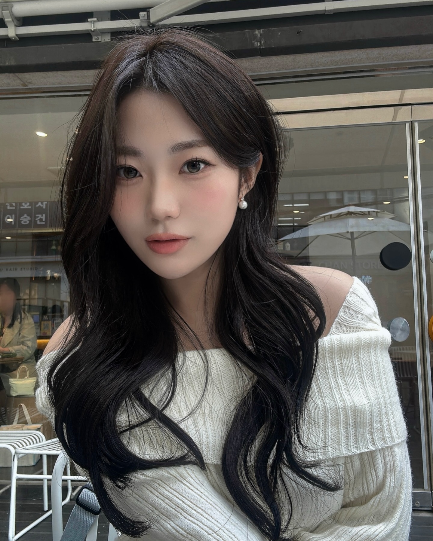2년째 정착 중인 내 바다쌤 ••• 🤎

특이한 색도 아니구 많이들하는 브라운인데 
만나는 지인들마다 헤어색 예뿌다고 칭찬 해주는 컬러감 … 🤤

이게 실력 아님 모야 ..? 👀🤎

#헤어모델