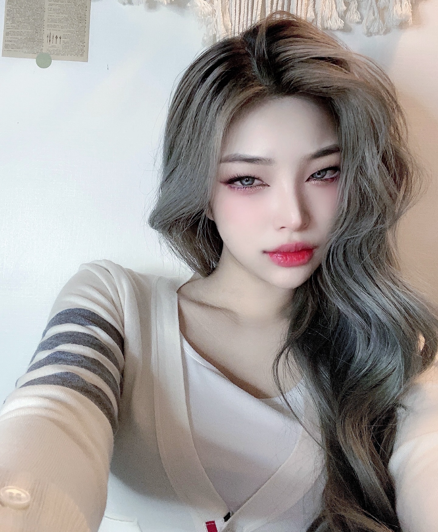 아리 E