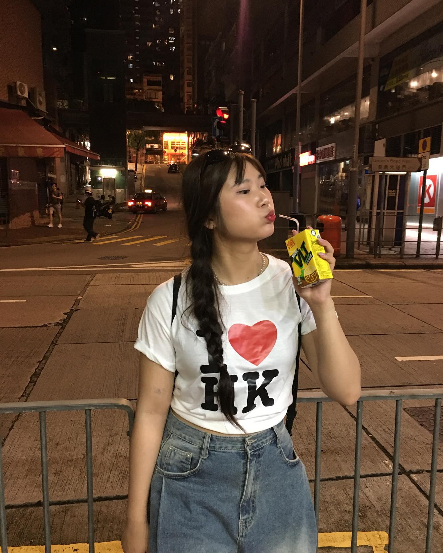 홍콩가서 다들 길거리에서 사진 찍어오세요
길거리가 젤 예쁘게 나옴