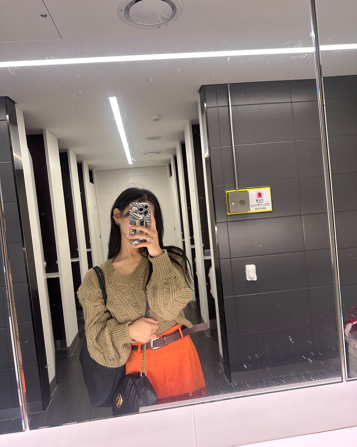 일박 슝 ✈️

내 무릎을 잃엇즤 😭