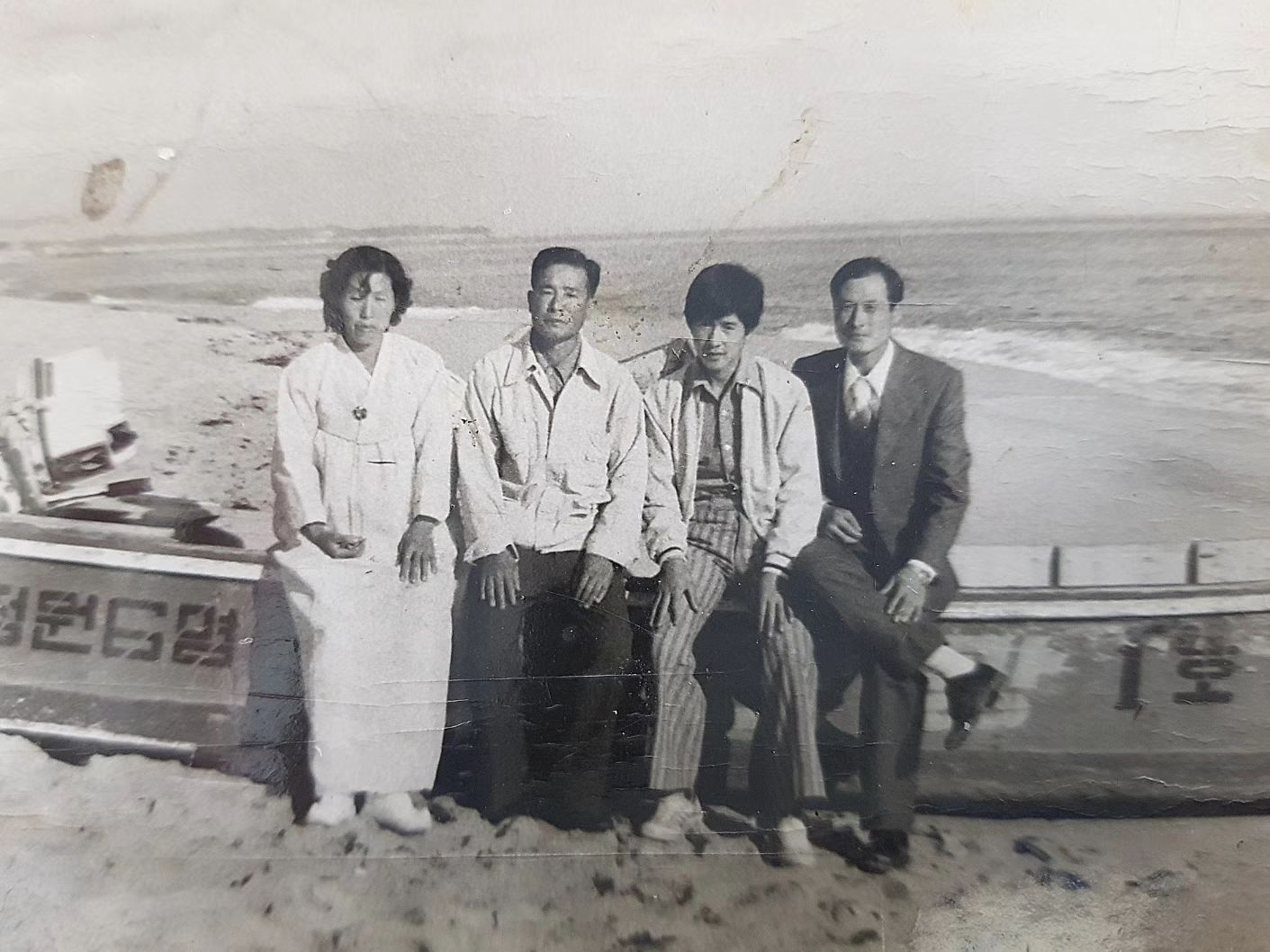 보고싶은 할머니 할아버지 그리고 작은 할아버지.
지난날을 그리워 할 아빠를 위해 만들어봤다!
울 아빠의 마음이 그리움 대신 행복한 추억으로 가득가득했으면 좋겠다..