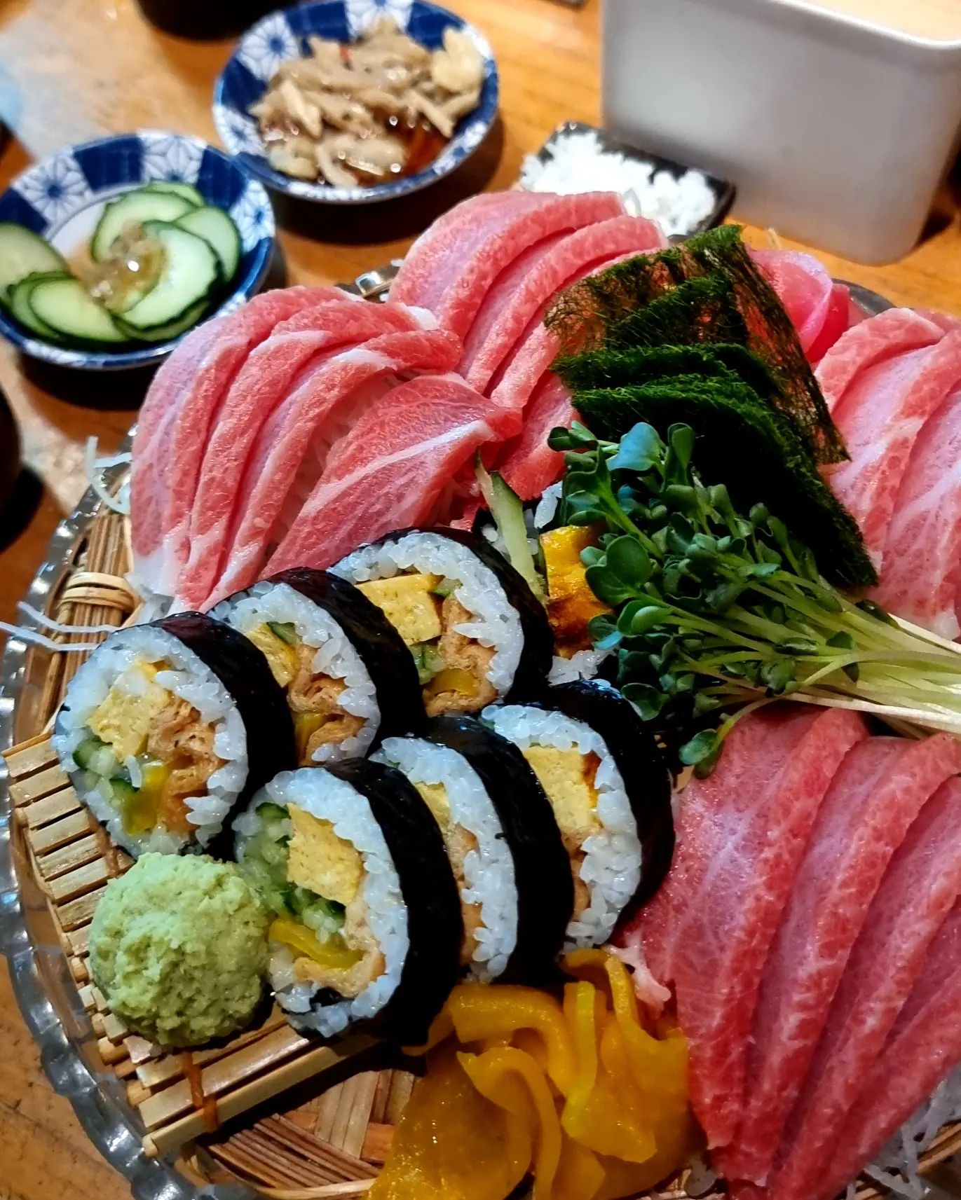 2024.05.10 광안리가 한눈에 쫙 보이는 뷰 맛집에서 참치뱃살에 사케 한잔하고 시원한 바람 맞으면서 어방축제 드론쇼 보니까 절로 힐링되네 #부산여행 #광안리해수욕장 #광안대교 #광안리맛집 #뷰맛집 #이자까야 #도쿄뱃살 #참치뱃살 #참치회 #사케 #준마이750 #먹방 #먹스타그램 #광안리야경 #광안리어방축제 #드론쇼 #재밌네재밌어 #힐링여행 #여행스타그램