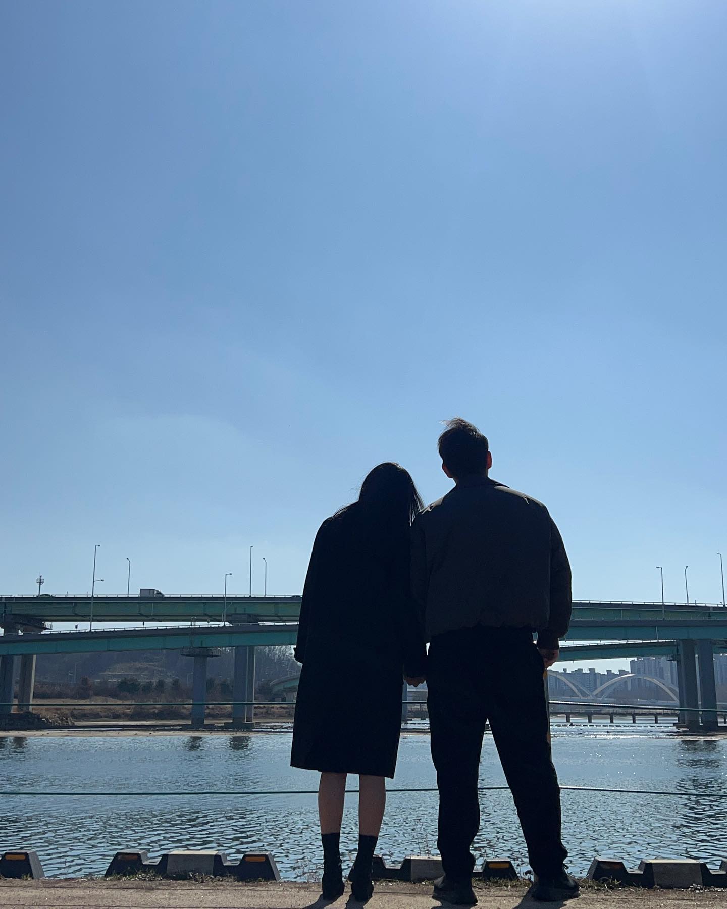 지영이와 요거트 사업을 해볼까?
가구 박람회에서 요거트 스푼도 커플템으로 샀다.
성심당은 매번 가도 질리지 않는다.
거칠고 투박했던 쪽갈비.
보드게임은 내가 졌지만 이긴 것 같다.(허허)

#대전갑천
#수제요거트
#대전가구박람회 
#박가네
#하얀책상

#대전데이트코스