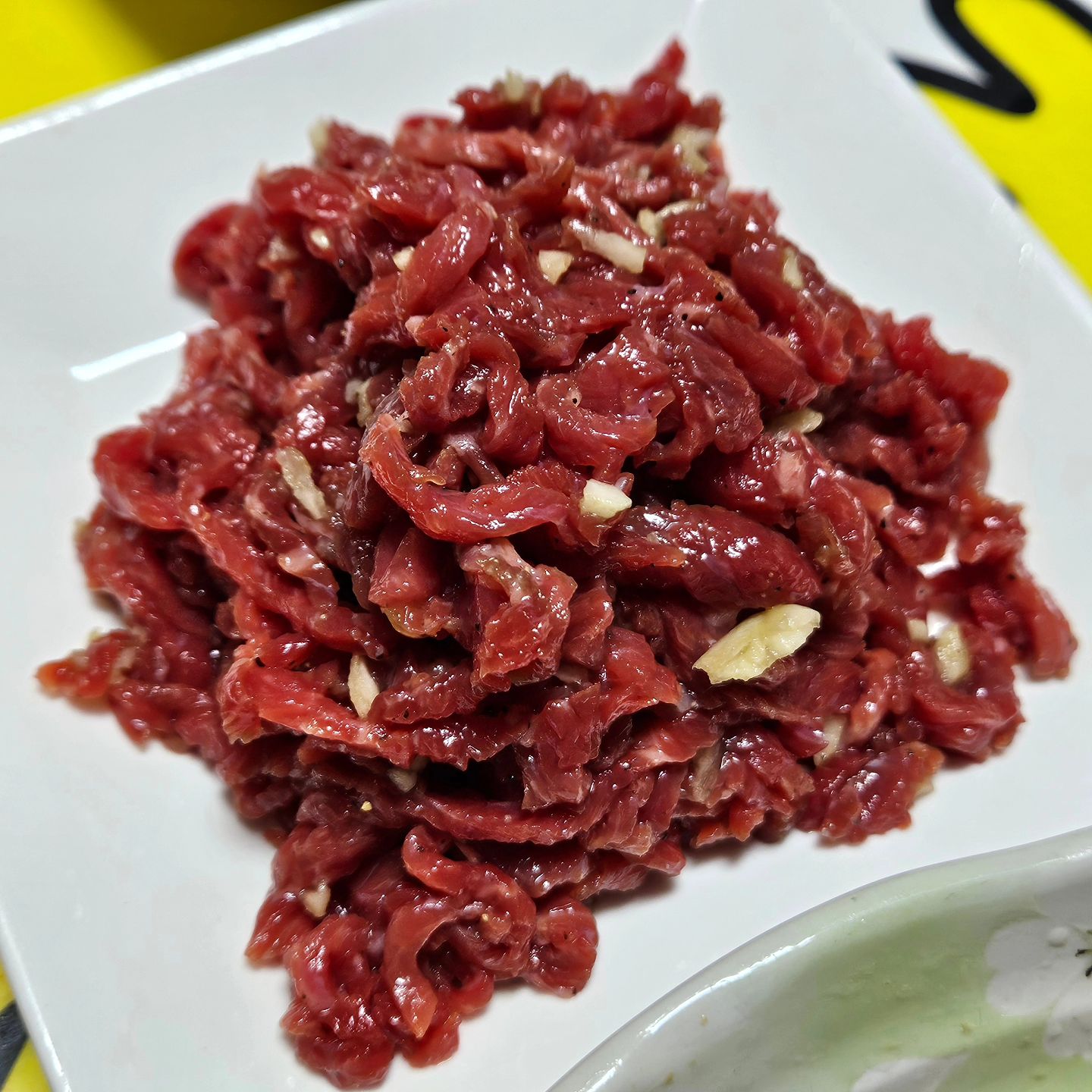 #육회도전
맛은 모름
하필???
애비는 회식
그냥 우리끼리
촵촵촵촵촵