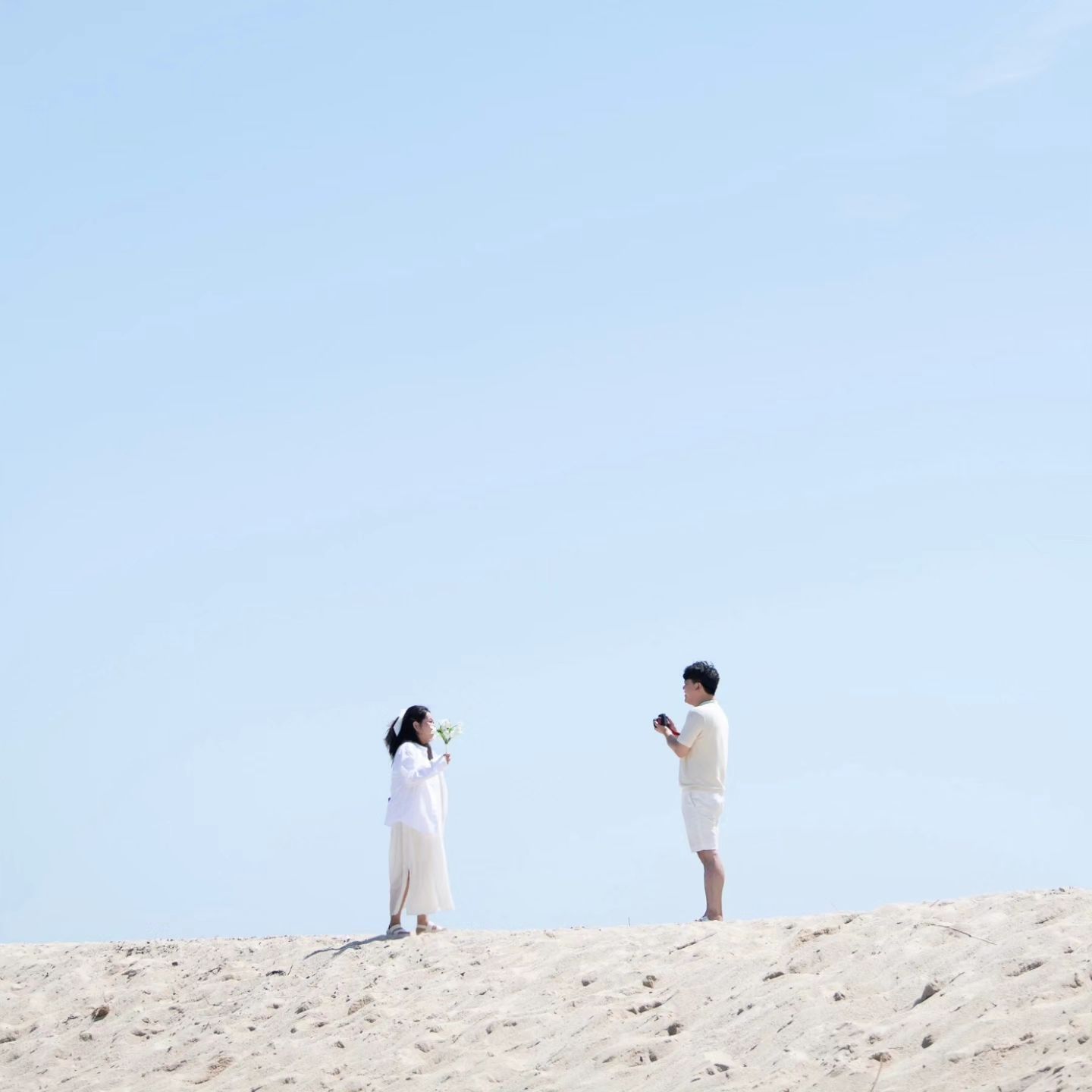 .
사근진 해변에서 한 컷!!
아주 만족스럽습니닷 히히힛!
.
원본은 스토리에서 봐주세용
.
#모잇부부 #사근진 #셀프스냅샷