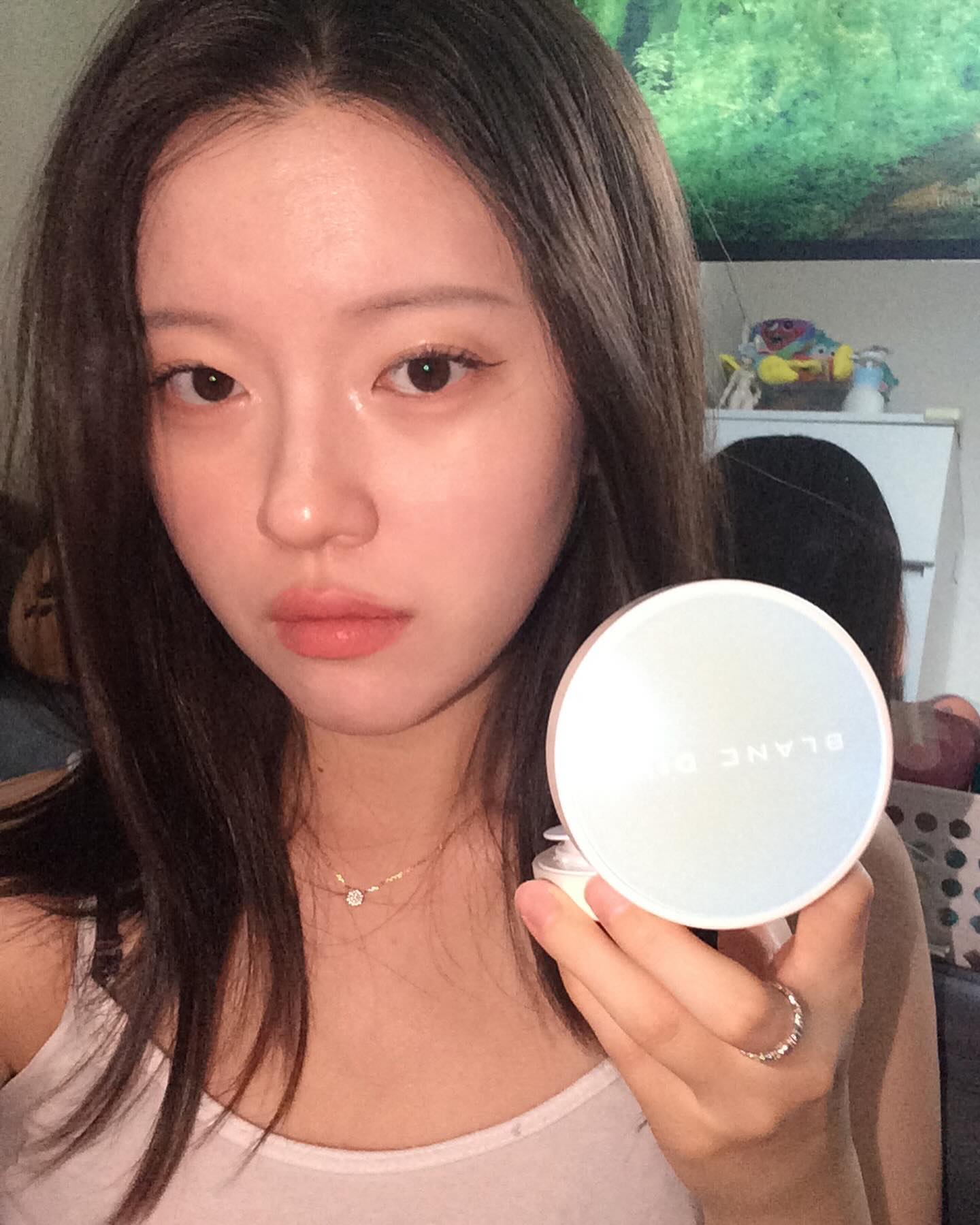 princessexism blancdiva_official
얼굴에 열 많은 나에게 찰떡쿵인 블랑디바 워터벨벳 쿠션>3<♡
촉촉 + 쿨링감에 마무리는 보송보송이라 유지력도 좋다