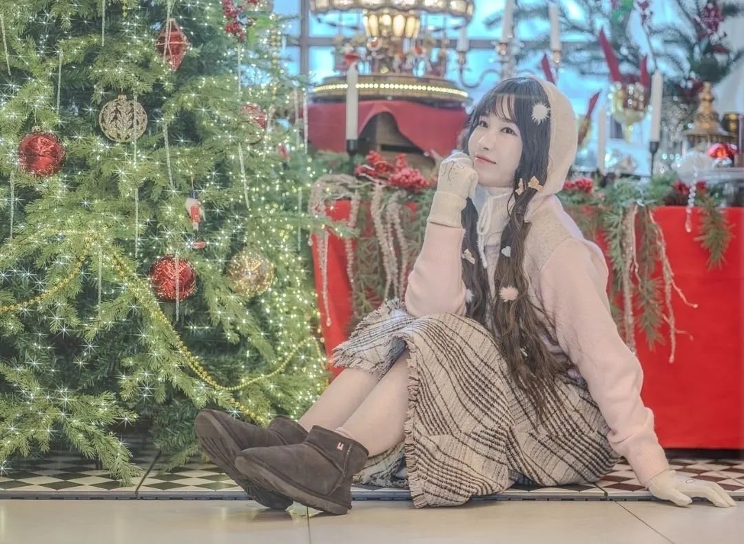 🩷Pink and White🤍Christmas☃️

Photo kdg00 
Model glaring_daisy_ 

#세종크리스마스트리#크리스마스포토존#바라클라바#마가린핑거스#겨울스타일링#감성스냅사진#일반인스냅
