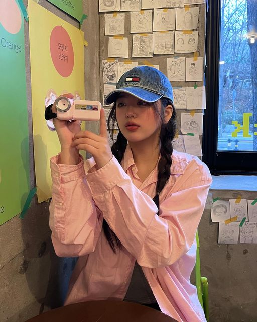 하현 нaнyυn♡꙼̈ on Instagram: "#광고 전 집중력이 높은 편입니다. 집중력(Home gravity): 집에 이끌리는 힘 이팔청춘 이판사판 강하현의 뉴진스 디토갬성 따라잡기😋 봄이 찾아온 듯 따뜻한 요