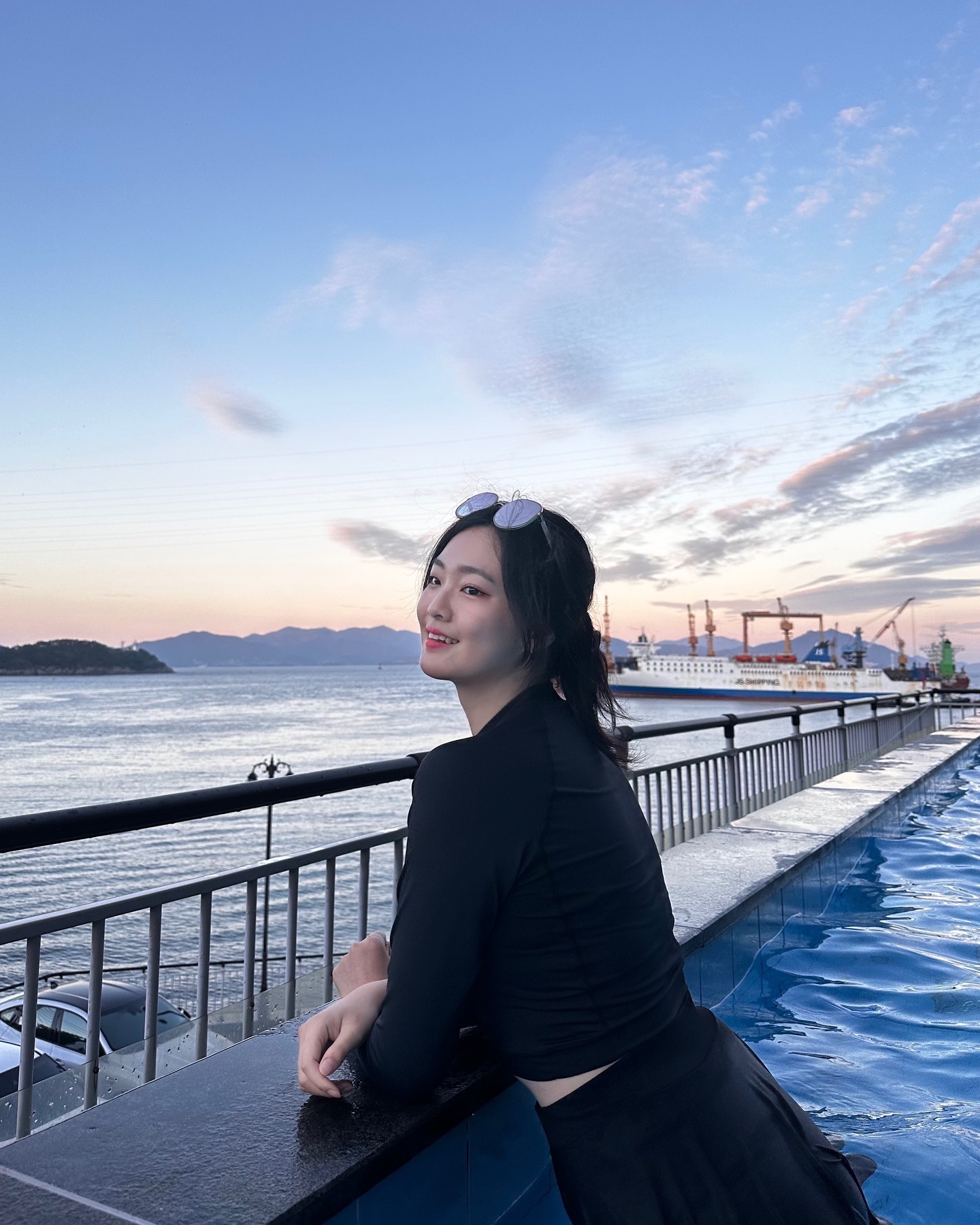 물안경 아니고 선글라스임