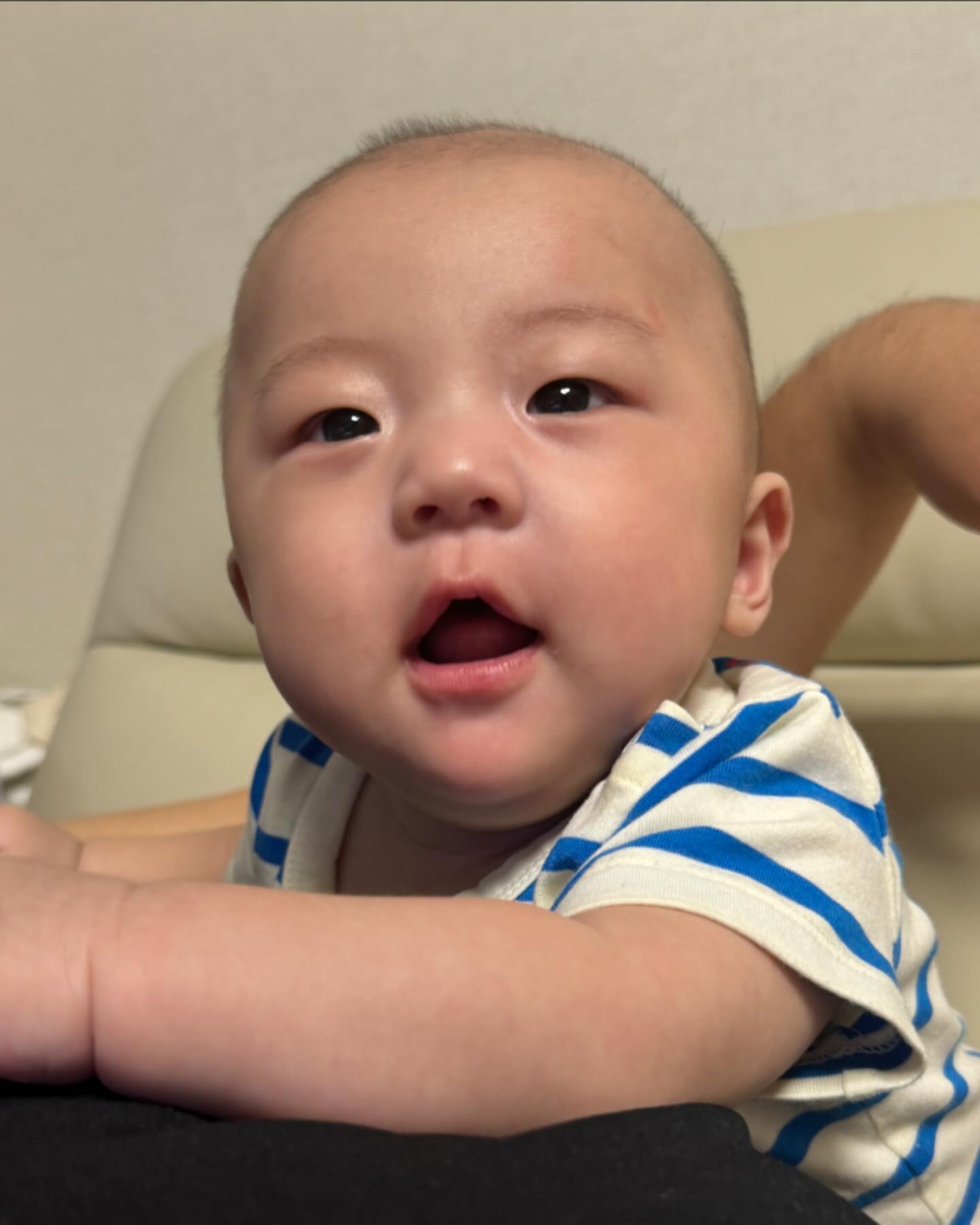 👶🏻
감쟈-감쟈-왕감쟈-
대-홍단-감-쟈- ෆ

#100일아기 #4개월아기 #아들스타그램
