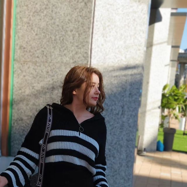 운동하는 시아 / Sia on Instagram: "#광고 안녕하세요, 여러분~~ 제 부산 여행 경험에 혁명을 일으킨 최고의 제품인 JIWANI 올인크로 백팩을 추천하고 싶어요 이 백은 어깨에 편안한 핏을 제공하는