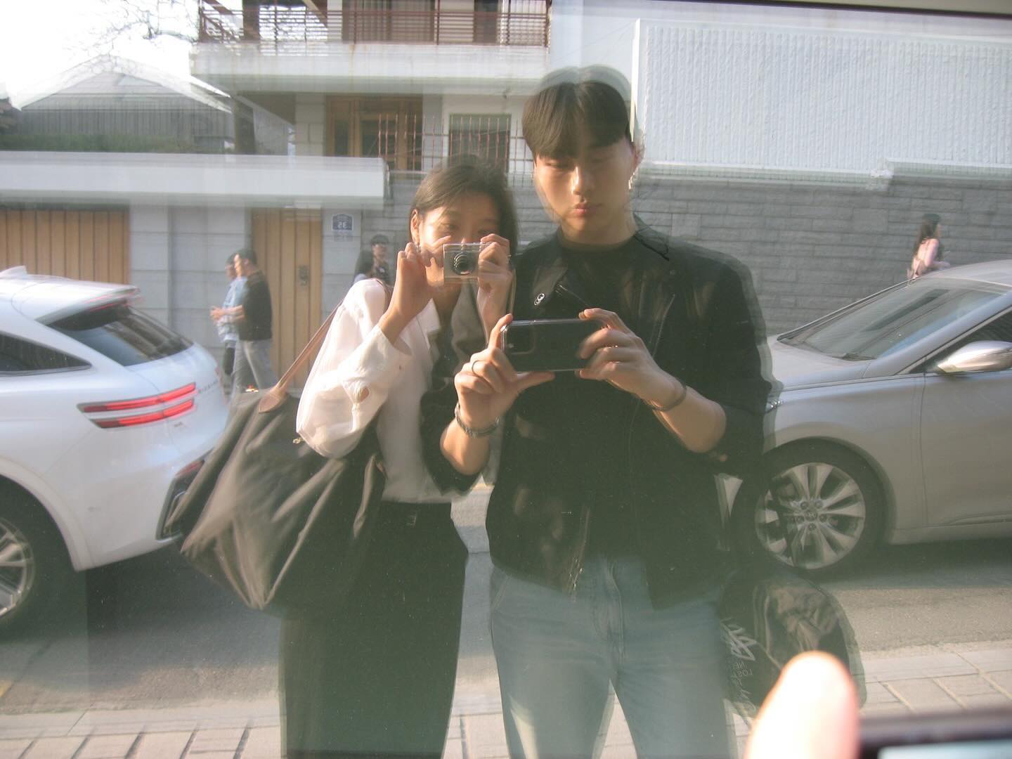 집에 있던 디카로 찍은 사진들 ..🫧📷
몽글몽글한 느낌이 너무 좋다
좋은 사람들과 예쁜 사진 많이 남겨야지 🎞️