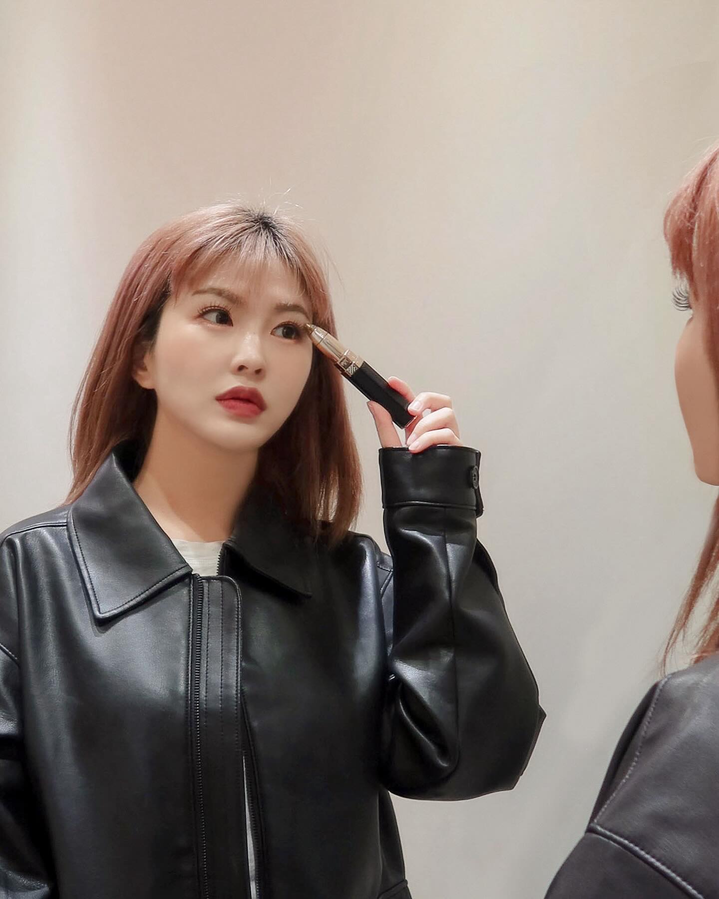 #협찬 serenvision
잔털 없이 깔끔하게 제모 해야징 😋
세렌비전 4in1 전동 눈썹정리기 

뾰족캡, 둥근캡, 일자캡, 콧털캡  4가지 헤드로 몸에 있는 털 고민을 한 번에 해결 ! 눈썹 잔털 정리하려고 왁싱 자주 했는데 이제 올인원 전동 눈썹 정리기로 깔끔하게 관리 가능해요 자극도 없고 사용법도 간단해서 넘모 편함 🖤

#눈썹정리기끝판왕 #4in1올인원전동눈썹정리기입니다눈썹 #콧털 #잔털 #구렛나룻