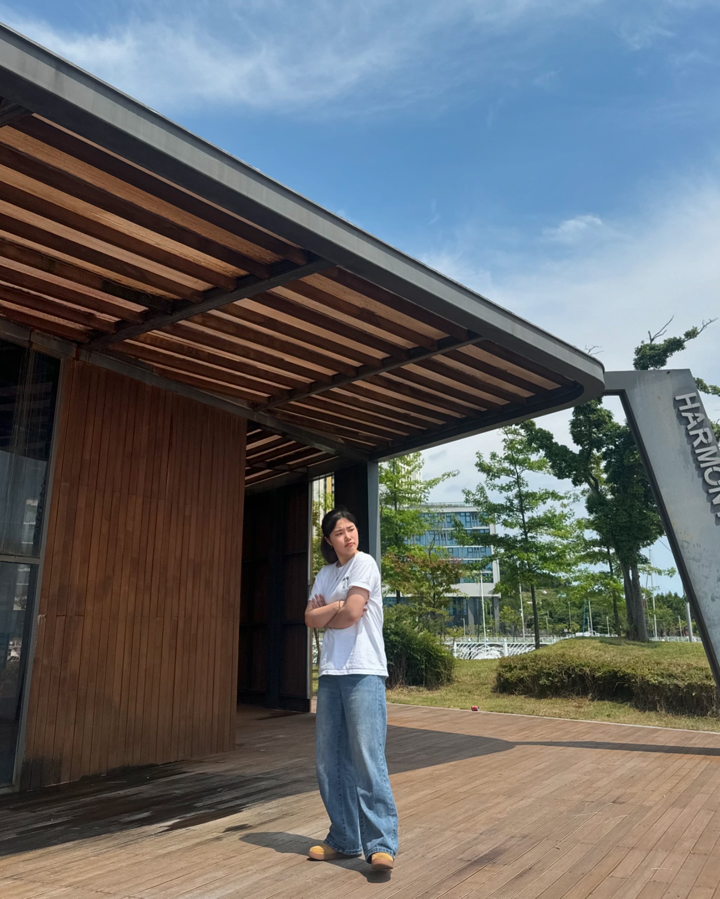 🗣️ 흠… 오늘 데이트 하는데 그렇게 입고 왔다고? 
일단 난 어때 ㅎ(✌🏻😎✌🏻)