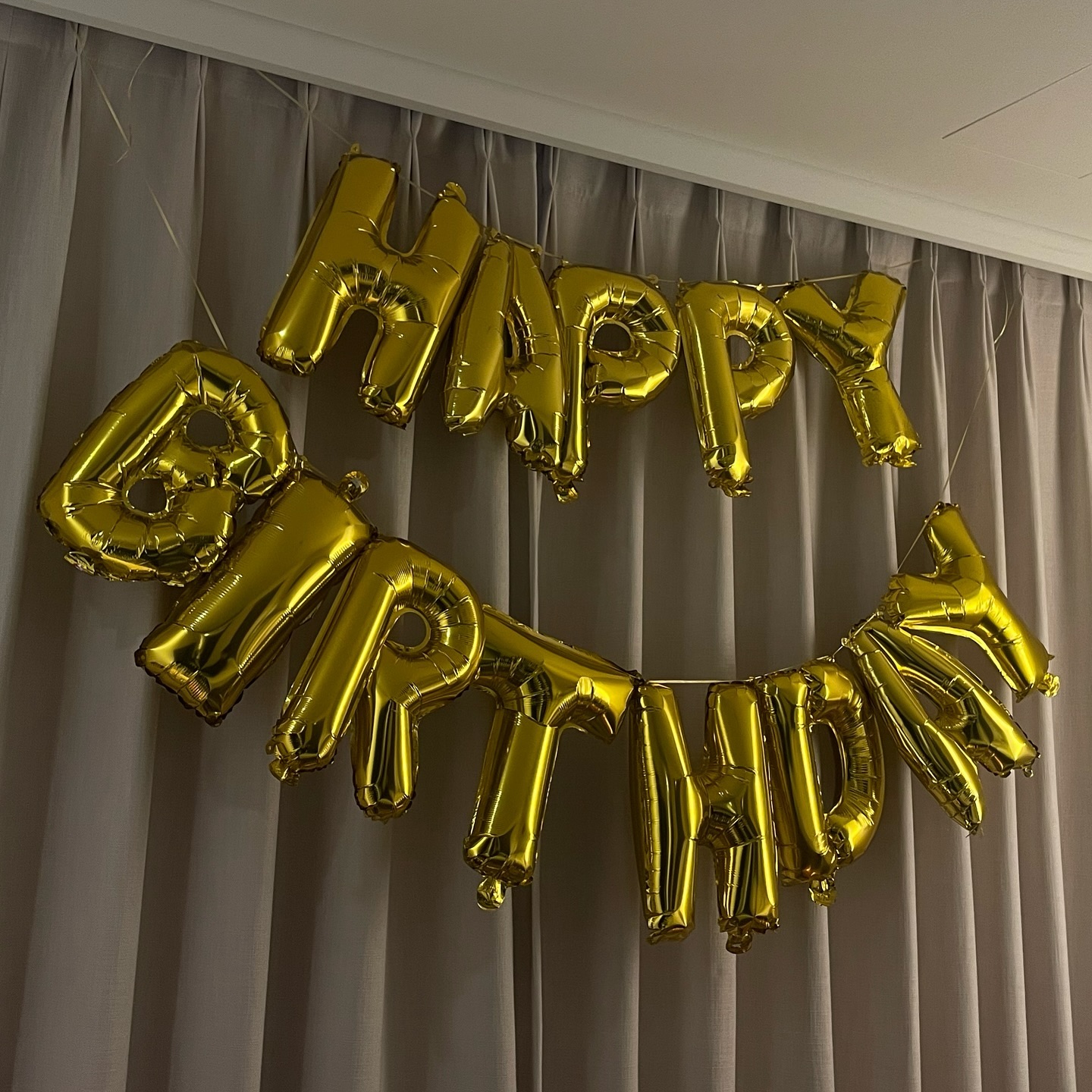 생일이니까 축하해줘요!