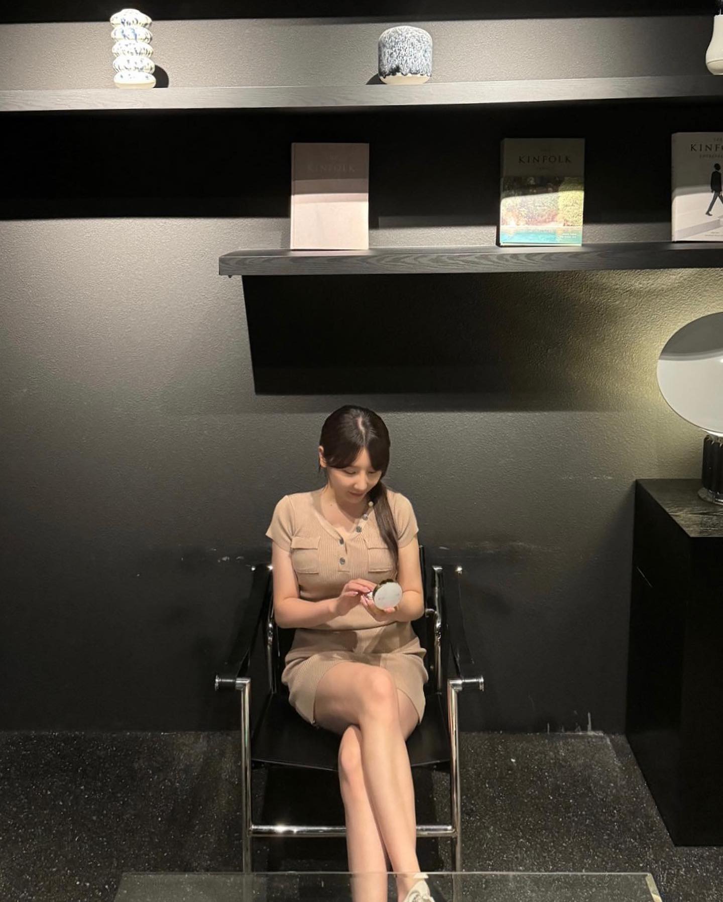 이미 승무원 쿠션으로 유명한 벨르랑코 쿠션 ॰｡ཻ˚♡

피부 표현 넘 예뿌게되고 커버력도 짱짱해서
요즘 내 최애 쿠션 🖤

#벨르랑코 #승무원쿠션 #승무원팩트 #벨르랑코쿠션 #쿠션추천#쿠션 #쿠션팩트#메이크업 #피부#뷰티 #뷰티팁 #BEAUTY #COSMETIC #화장품추천