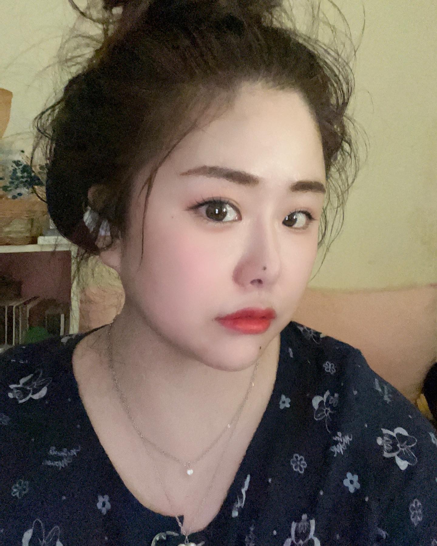 개더워 ㅠㅠ
친구놈이 머리 왜올리냐고 볼살보라고….- .-
머리가 엉덩이까지오는데 집에선 이러고있어도 되자냐
입원전 생존신고 ㅜ 눈때메 하루종일 눈붓고
에효…. 머리가 추노꾼이로구나 ㅋ케케

#daily #셀카 #셀스타그램 #더워 #긴머리