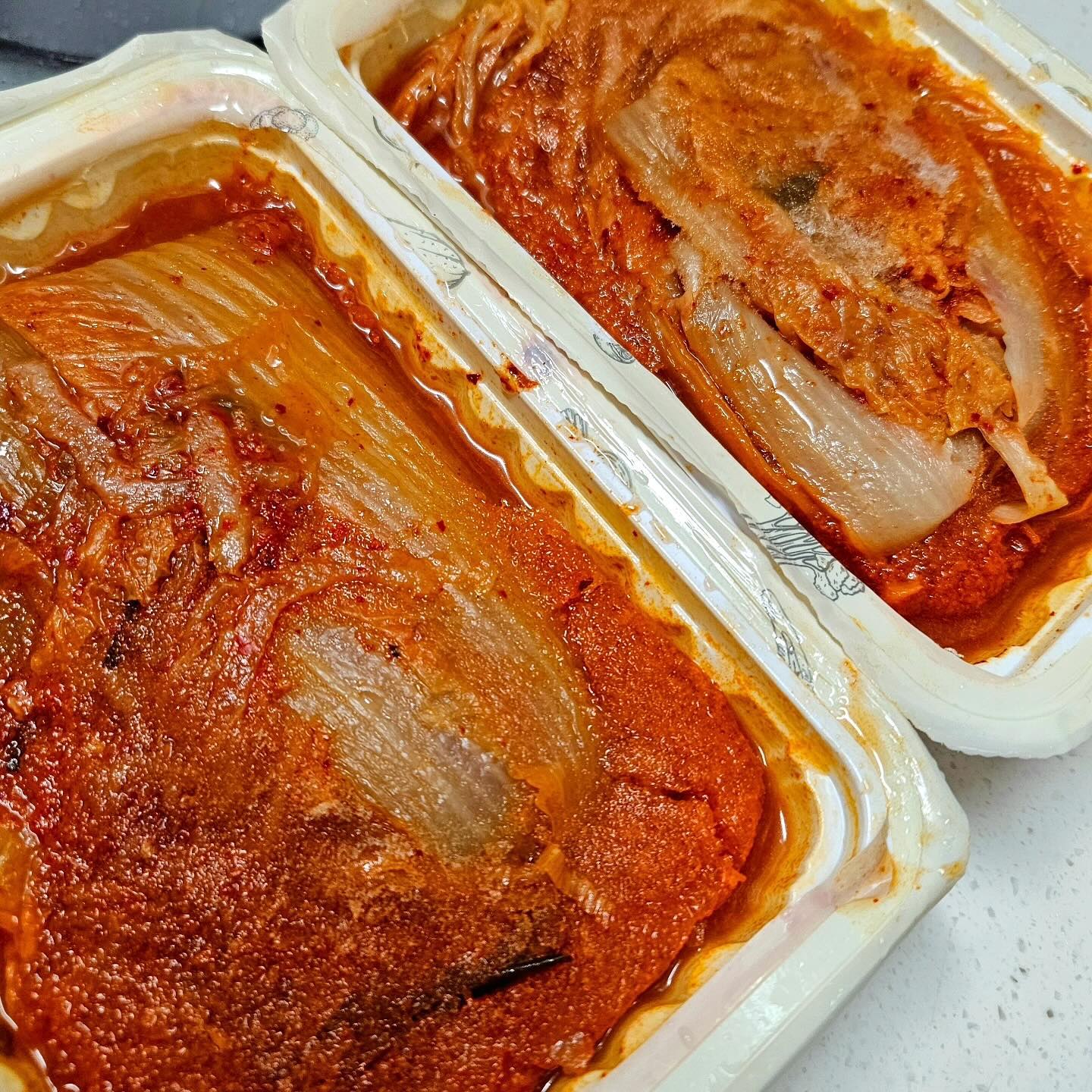 ❤️미트웍스 서포터즈 / 오늘은 김치찜!!!❤️
500g에 6,200원 실화 맞나요!?
저 비주얼, 맛에 저렴한 김치찜을 즐길 수 있다뇨!!
당장 냉장고에 쟁여두고 찌개 끓여먹기

📍품질도 좋고 맛도 좋은 미트웍스 김치찜!
그냥 먹어도 맛있고 고기를 넣어서 먹어도 맛있어요

📍앞으로 서포터즈 활동을 통해 좋은 제품 소개해드릴게요
구매링크  https://m.smartstore.naver.com/meatworks/

#미트웍스 #서포터즈 #밀키트 #닭갈비 #간편요리 #밀키트추천 #자취생요리 #1인가구요리 #2인가구요리 #김치찜 #김치찜레시피 #김치찌개 #김치 #김치밀키트 #협찬 #소통 #인친 #팔로우 #맞팔