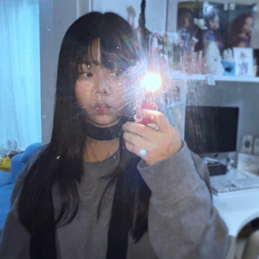 #앞머리#💇🏻‍♀️
잘랐어요. 적응기간동안 다소 촌스러움 유지 예정…🤓