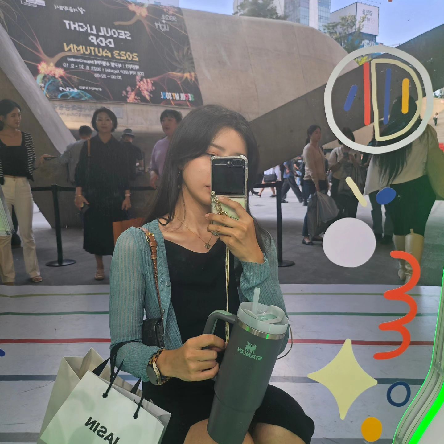 어쩌다 보니 스탠리 컵이랑 커플룩이지 모야

stanley_korea 
#스탠리퀜처 #drink_water_stanley #seoulfashionweek
#서울패션위크