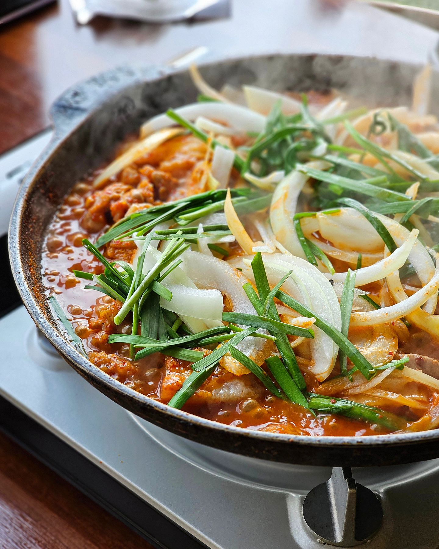 급 벙개로 먹고 온 사제밥𐨛𐨛𐨛𐨛𐨛
양철식당은 파불고기만 맛있는줄 알았는데 두루치기도 잘 하네! 딱 소주 3잔만 먹고싶었다🤦🏻‍♀️ 다만 오창 옥산에만 있다는게 아쉽⋯