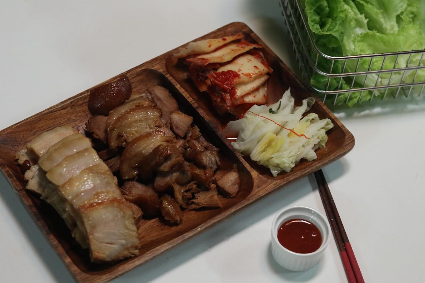 #제품제공 아빠식당 황기품은 순살족발&황기품은 삼겹보쌈 🐖
보관기간도 길면서 찌기만하면 집에서도 족발과보쌈을 먹을수있는 아빠식당의 메뉴! 
황기품은아이들이라 은은한 단맛과 적당한 간덕에 너무 맛있게 한끼를 먹을수있었답니다. 
김장철이라 보쌈이 빠질수없는때에 아빠식당의 황기품은 순살족발과 보쌈으로 번거로움줄이고 김장김치와 함께하시면 입이 너무 즐거울거같아요. 진짜 간편하드아🫶

.
.

#아빠식당 #쉬운요리 #황기품은순살족발 #황기품은삼겹보쌈#홈술#온더테이블#먹스타그램#김장철#보쌈#족발