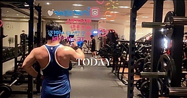 #daily #오운완🏋️ #workout #헬린이 
.

.

.
헬린이의 운동일지
수요팅 등운동 루틴🔥🔥🔥

등 모내기로 땀 쫘악 
열심히 해서 악마 만들자😈

월드컵 시즌에도 오운완🏋️‍♂️

내일은 드디어 “KOREA”

🔥대한민국 Fighhting 🔥

내일은 치킨 딱 시키가
우리나라 응원 하자구요 ❗️❗️❗️

축구 핑계로 먹는 ...
난 돼지꿀꿀🐷

오늘도 굿나잇✨🌙