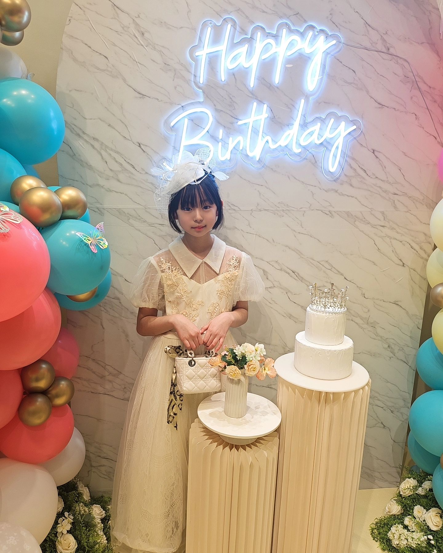 #협찬

바니거니 안양 만안점

경기도 안양시 만안구 삼덕로 55-1 서영빌딩 B1호

0507-1385-8295

아이는 물론 어른에게도 최고의 휴양지!
안마기가 두개나 있어서 넘 좋아요🥰
바니거니 안양 만안점은 반짝반짝 아이의상부터 어른 드레스까지!
담엔 저도 드레스 입어봐야겠어요🤣
특별한 날 특별한 장소에서 #바니거니 안양 만안점
프라이빗 단독 무인 키즈룸 / 파티룸
소중한 우리 아이의 즐거운 추억만들기♥
💌 초대 고맙습니다 dnjsl34
👗 baniguni_kids_partyroom

.

#바니거니 #바니거니만안점 #무인키즈룸 #무료파티룸 #안양키즈카페 #안양파티룸 #baniguni #kidsroom
