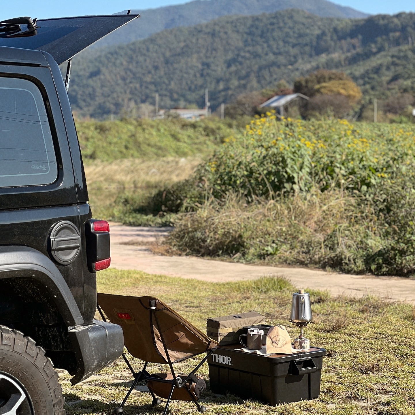 눈 깜짝하면 가을 가니까🍂

#차크닉 #랭글러 #노지캠핑 
#안나가고뭐해 🏕️