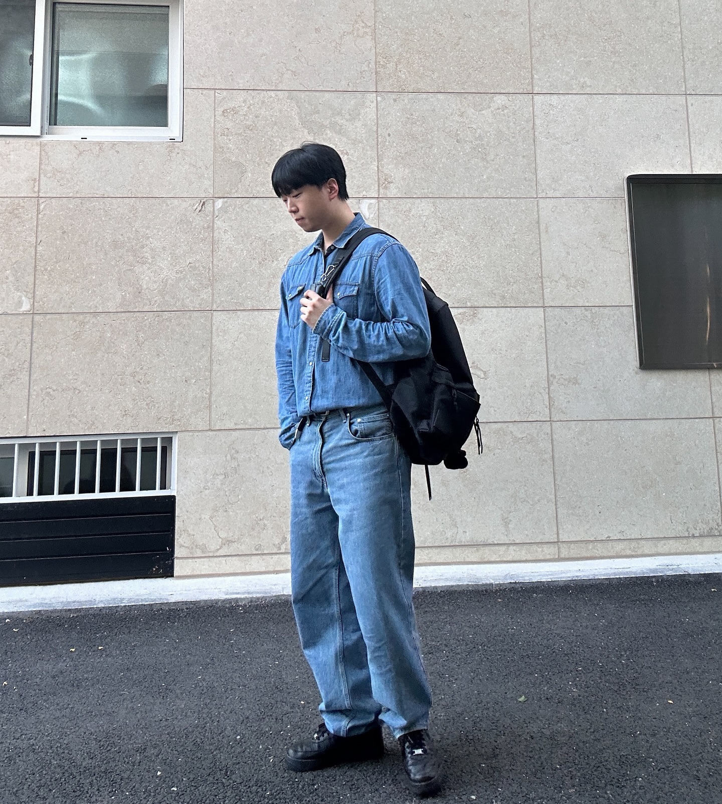 여름되기 전 마지막 청청👖
완전 레트로 갬성😎