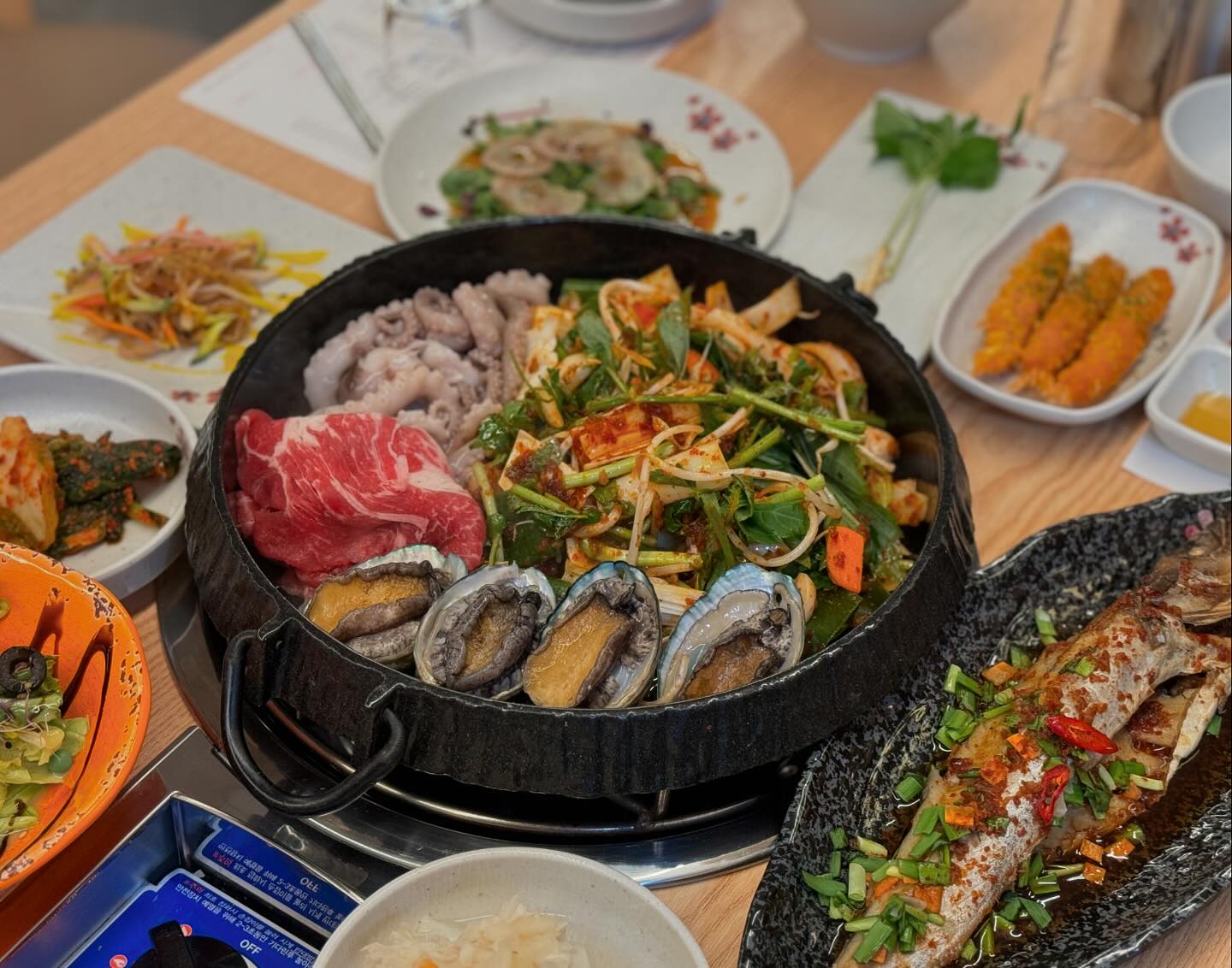 전복+낙지+소고기 삼합으로 즐기는 철판요리!

#도룡동맛집 #대전신세계맛집 #전낙소 #대전전복맛집 #대전맛집 #유성맛집 #관평동맛집