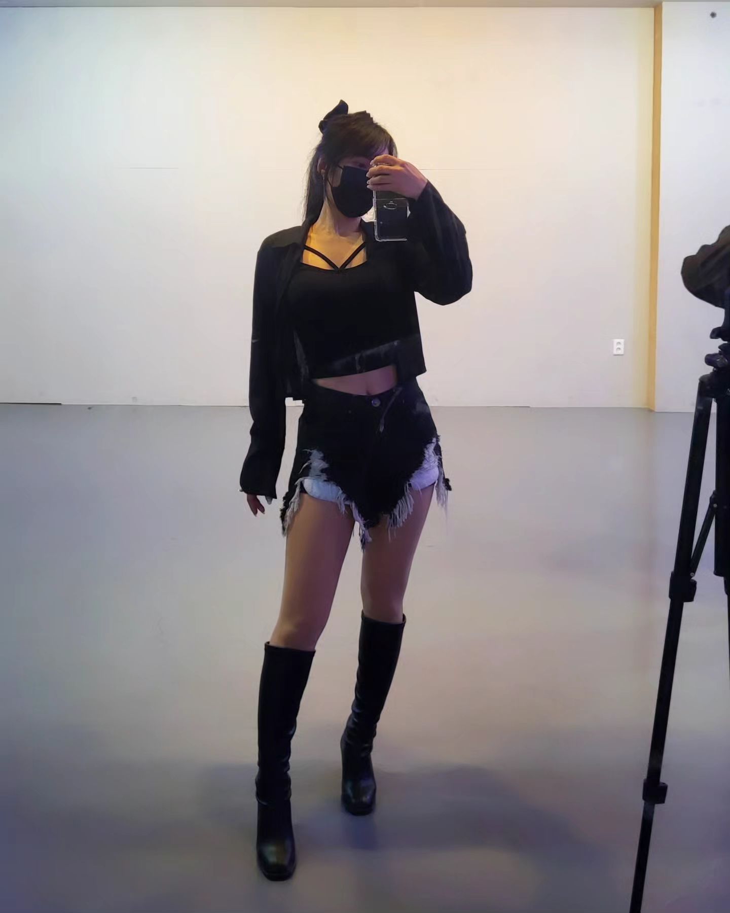 #selfie
ㅡ
당일치기 서울, 덜 놀아서 아쉬운 1인
새벽에 밥하고 다림질하며 토닥토닥 나를 달래봄
ㅡ
#댄포 마렵네
집중하고 호다닥 가께 다들 기다료🫰
ㅡ
#댄스포에버 #영원한댄린이 #🌱 #superlady