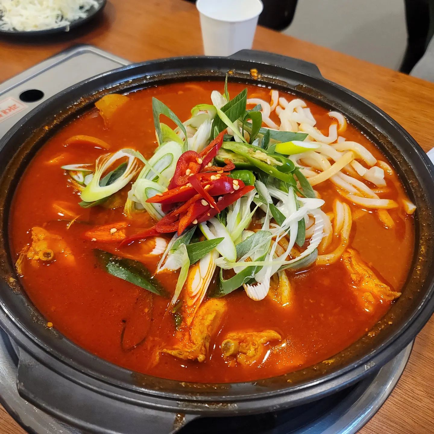 점심은 뜨끈하게 #닭볶음탕

#종로맛집 #종로구청맛집
#만도리 #닭볶음탕 #국물맛집

저녁에 오면 소주한잔🍶 곁들이기 좋은 메뉴😋