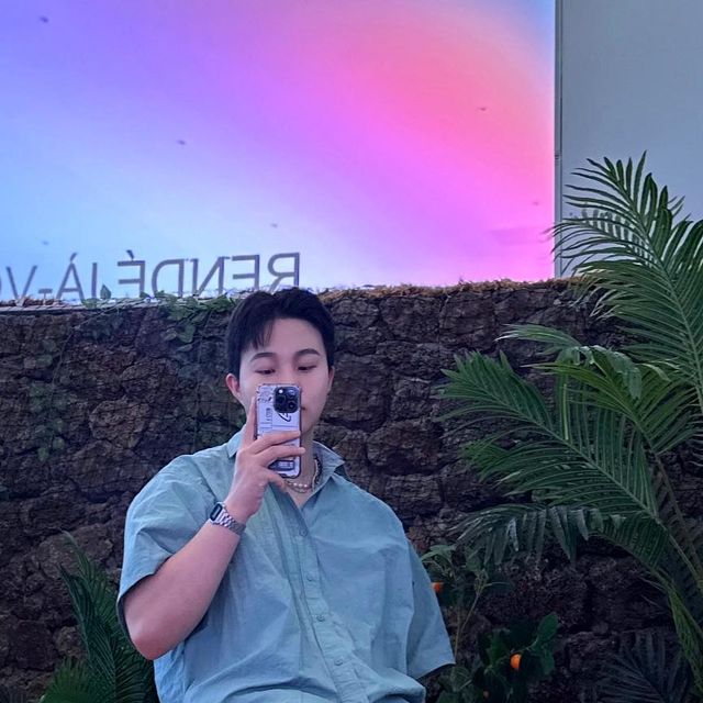 찬 형 ☻ on Instagram: "#광고 나 ‘일론 머스크’ 아니 ‘나일론 셔츠’ 어떠세요? @1rony9orno_official 에서 ‘86-IRO285 [워터프루프] 윈드브레이커 반팔 셔츠(민트)‘ 를 제공받았습니다. ✔️ 통기