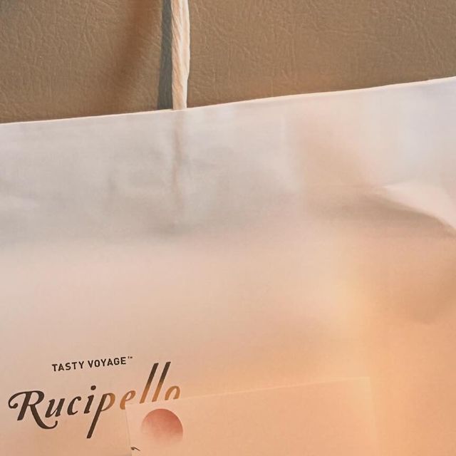 진정 𝕛𝕖𝕤𝕤𝕪 on Instagram: "#광고 좌~우로 봐도 고급스러운 루치펠로 치약 가글! 왜 루치펠로인가! 바로바로 성분‼️ 치아의 이물질을 부드럽게 제거하는 #연마제 잔여감없는 느낌 #감