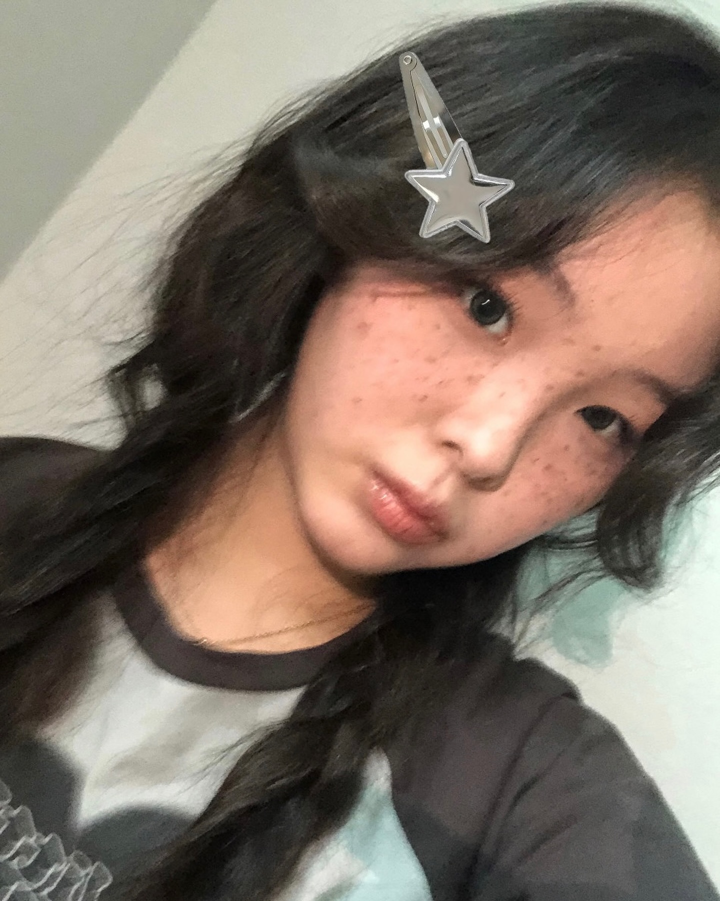 #협찬
wense_kr winc_app 
.
.
.
푸른기 빠진 차분한 그레이 컬러여서 웜/쿨 타지 않고 데일리하게 착용 가능해요! 첫 도전한 그레이 렌즈였는데 대성공!
.
.
.
#웬즈 #WENSE #러블리그레이 #데일리렌즈 #윙크 #윙크렌즈 #WINC