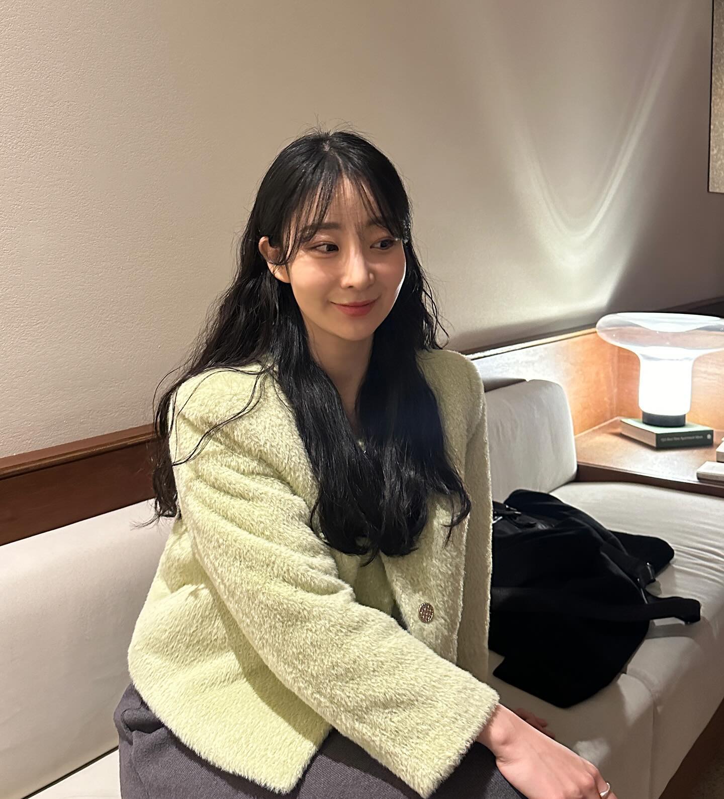 우연히 예쁜 카페를 찾으면 기분이 너무 조하
서비스로 주시는 귀여운 조각 치즈케이크
단골 해야지✌🏻
+ NEW 귀여운 곰탱이 자랑🐻🩵

📍카페2.7
mon-sun 09:00-23:00
tue off
last order 22:00
주차⭕️

#석촌카페 #석촌카페추천 #잠실카페추천