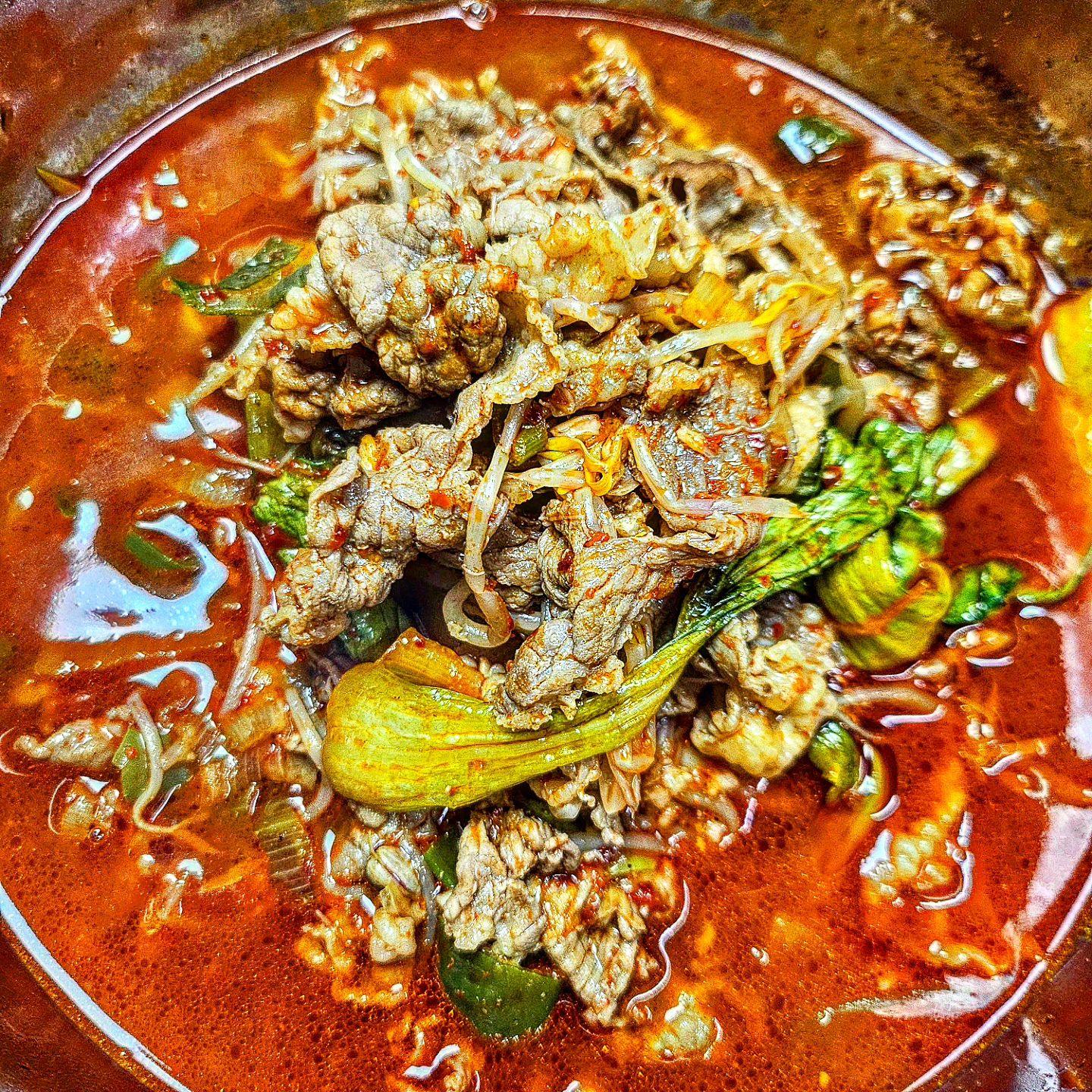 화요일#집밥 #집밥스타그램 

오늘의 저녁메뉴는"차돌 짬뽕"입니다.🤗 
아주~~얼큰하게  만들었어요~~^^ 
저희 가족은 맛있다고 두번씩이나 먹었어요~~^^ 
당면넣고 차돌까지 기가막혔네요😋😋👍👍👍