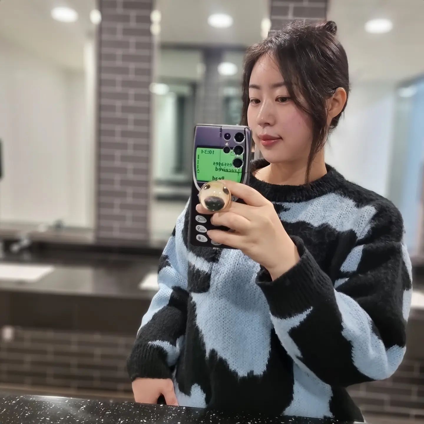 비오는 날 ☔️ 알리에서 산 옷 입고♡
알리쇼핑 중독적

버리는 게 더 많은 알리 옷이랍니다.....

오늘 기분 🫠🫠

#니트패션
#직장인데일리룩
#알리익스프레스 #알리패션 #aliexpress #alifashion