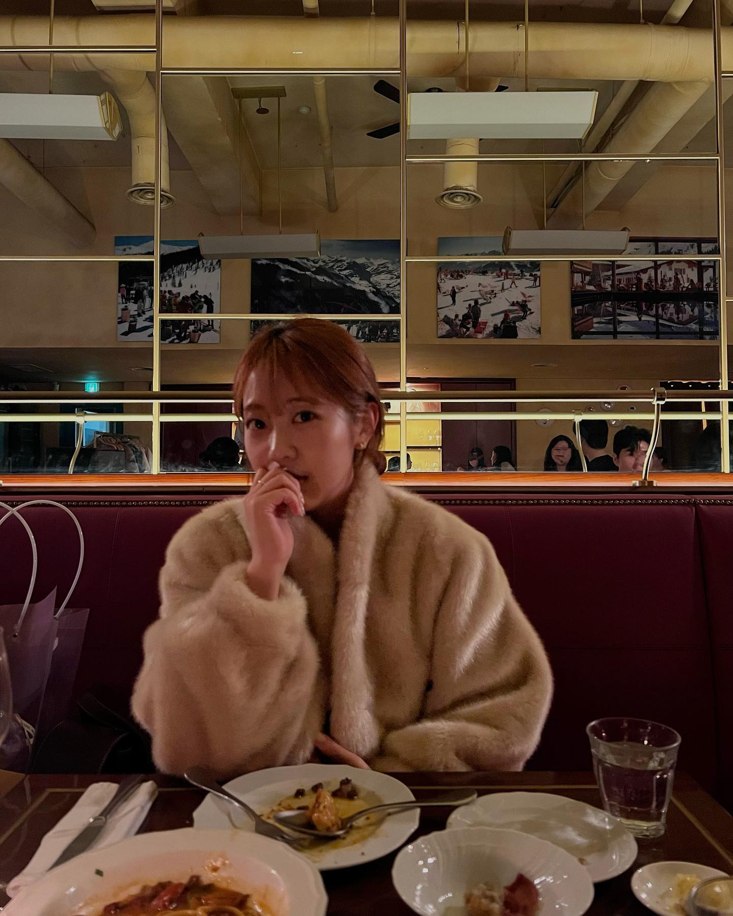 다른 날이지만 똑같은 옷 입었으니 같은 날로 퉁~ㅊㅕ🎀