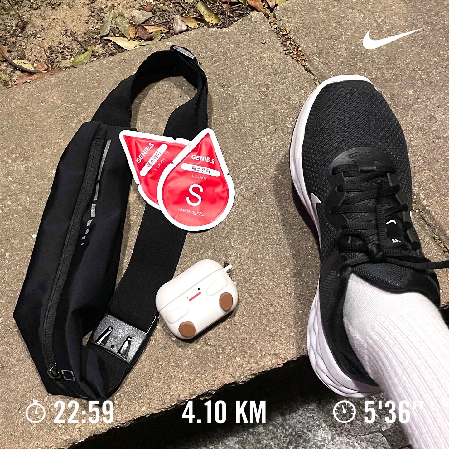 #협찬

먹고싶은거 다 먹으면서 열심히 운동하기💪🏻🐷

 한때는 주8~9회정도의 고강도 운동에 극단적인 식단으로 다이어트를 했었는데, 몸은 날씬했지만 너무 스트레스를 받더라구요ㅠㅠ 그래서 요즘은 먹고싶은 음식을 먹되, 운동은 꾸준히 하는 건강한 습관을 유지하고 있어요❤️‍🔥

 맛있는걸 먹으니 행복하긴한데 자꾸 오동통해지는 몸은 어쩔수 없더라구요 .. ㅎㅎ 그러다가 우연히 에스캔디를 체험해보게 되었는데 아주 신기방기한거있죠😮

 에스캔디는 지방을 배출해주는 천연성분 다이어트 캔디에요! 저는 평소에 피자처럼 기름진 음식을 먹으면 다음날 속이 불편하거나 몸이 붓는 느낌이 드는데, 에스캔디를 먹기 시작하고부터는 기름진걸 먹어도 속이 편안하고 화장실도 더 잘 가게되었어요❤️‍🔥

 확실히 몸 속에 들어온 지방을 빠르게 내보내준다는 느낌이 들어요👏🏻👏🏻

 2알씩 개별포장 되어있어서 휴대하기 편하고 위생적이에요. 저는 러닝 가방 & 출근 가방속에 넣어 다니다가 하루 한번 식사 전 1알, 식사 후 1알 먹어줘요! 달달해서 먹기 좋고, 천연성분으로만 이루어져서 안심하고 먹을 수 있는것 같아요. ❤️❤️

🔸설탕 Free (프락토올리고당 사용) 🌱
🔸2023 KBEI 한국브랜드 소비자평가 대상 🥇
🔸견과류/버섯 알러지 있으신 분은 섭취 금지🚫
🔸천연성분으로 구성
: 팽이버섯 추출물, 흰강낭콩 분말, 비타민C, 사과분말, 호두추출물, 프락토올리고당, 

s.candy_official
genie.s_success
#에스캔디 #S캔디후기 #SCANDY #지니에스캔디 #기름배출캔디 #입터짐방지 #다이어트 #다이어트보조제 #fff #lfl #f4f #러닝 #나이키런 #nikerun