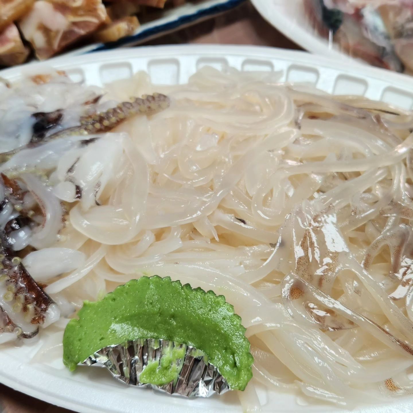 오징어회 고등어회 편육 어묵탕까지 완벽하네
마지막은 남은 오징어로 오징어라면
완벽한 술상이였네 ㅋㅋ

#오징어회 #고등어회 #편육 #어묵탕 #JMT 
#오징어라면 #먹스타그램 #지구별외계인 
#맛스타그램 #맞좋아요 #인친 #선팔 #언팔
#선팔하면맞팔 #언팔체크함